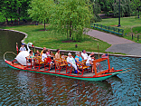  Impressionen Sehenswürdigkeit  Touristenattraktion: Die Schwanenboote im Public Garden